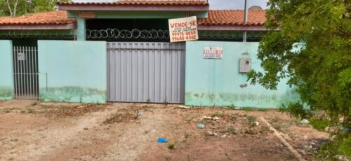 CASA A VENDA NA TANCREDO NEVES